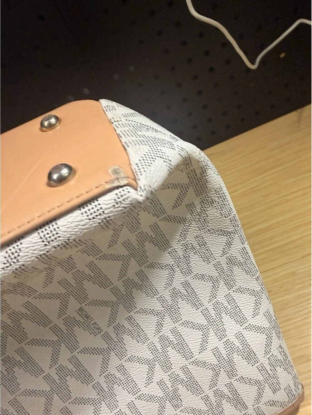 Authentic Michael Kors Cynthia Vanilla Monogram Medium Large Satchel Crossbody